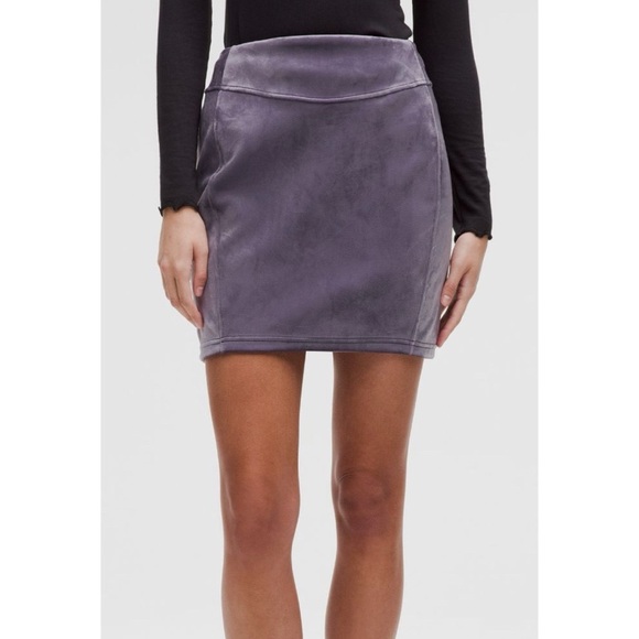 Lululemon Scuba High-Rise Mini Skirt Velvet - Picture 1 of 7
